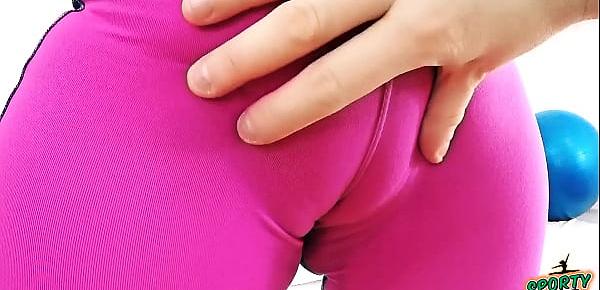  EPIC Round HUGE Ass with Tiny Waist and Cameltoe OMG!